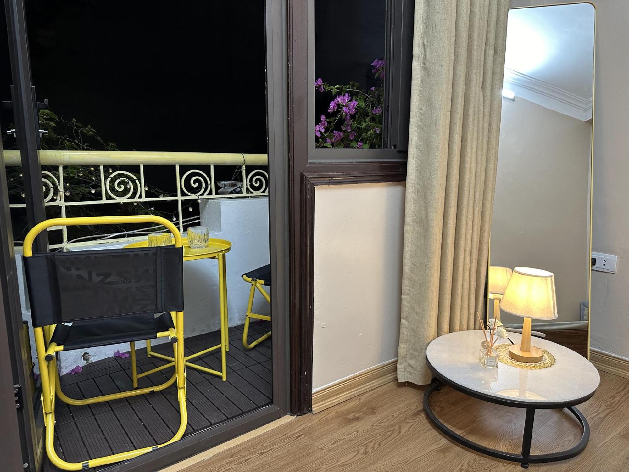 Vietnam Travelers 2 With Cozy Private Balcony *